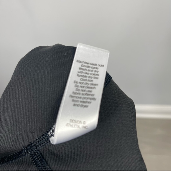 Athleta Black Mini Biker Shorts Mesh Back Pocket Active Gym Run Yoga Tennis Golf - Picture 9 of 14